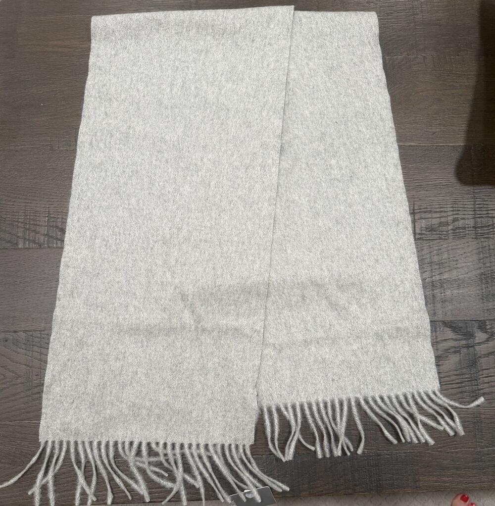 Nordstrom 100% Cashmere Scarf Gray Fringe NWT Soft Luxury Winter Wrap Read